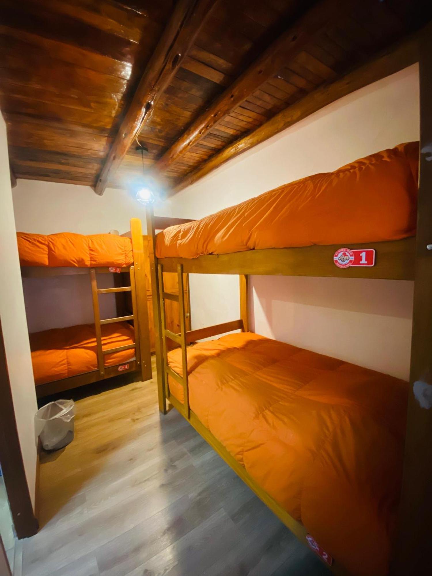 Flying Dog Hostel กุสโก ภายนอก รูปภาพ